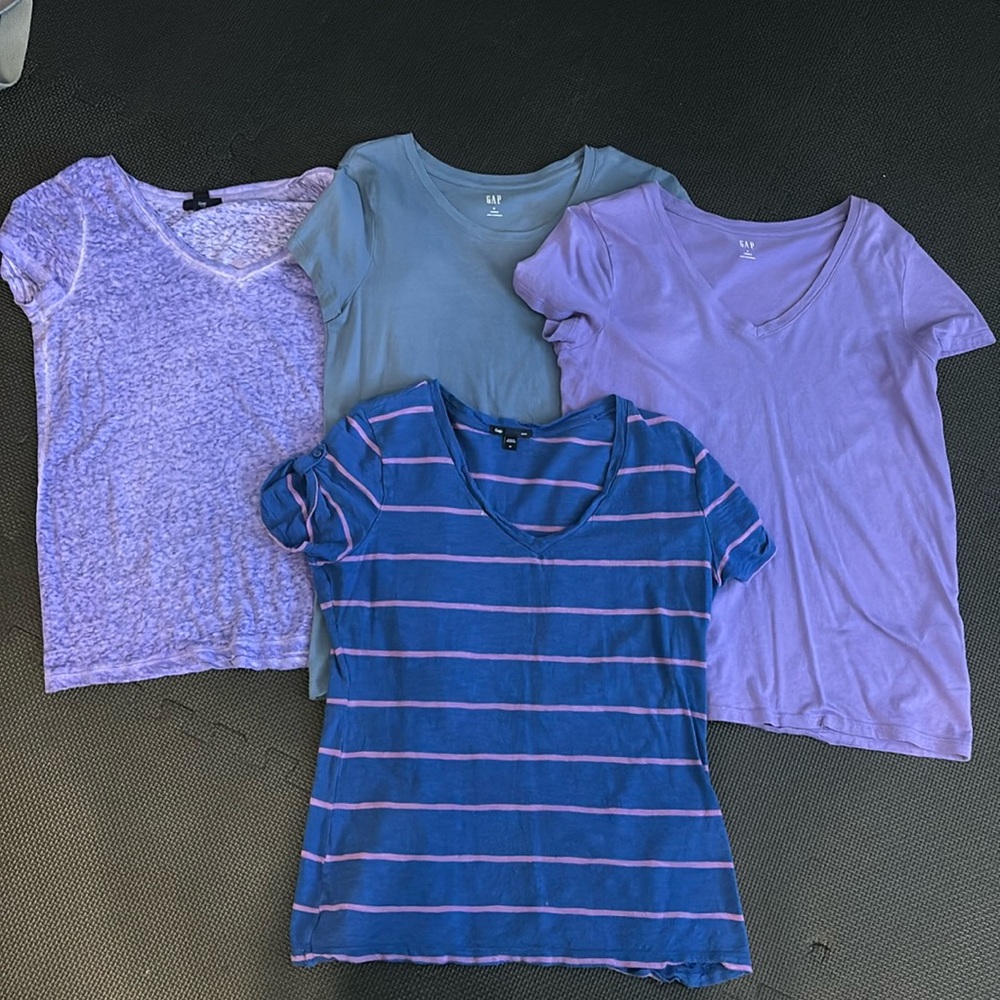 Lot of 4 gap t shirts size medium